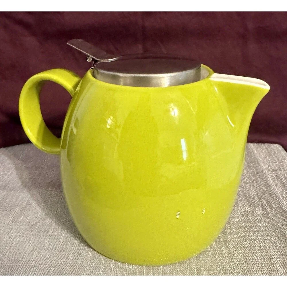 Tea Forté Ceramic 24oz Teapot, Pistachio Green built-in infuser